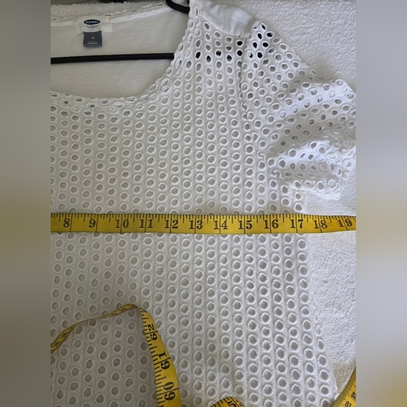 Old Navy White Eyelet Women's Top Size M - Picture 5 of 8